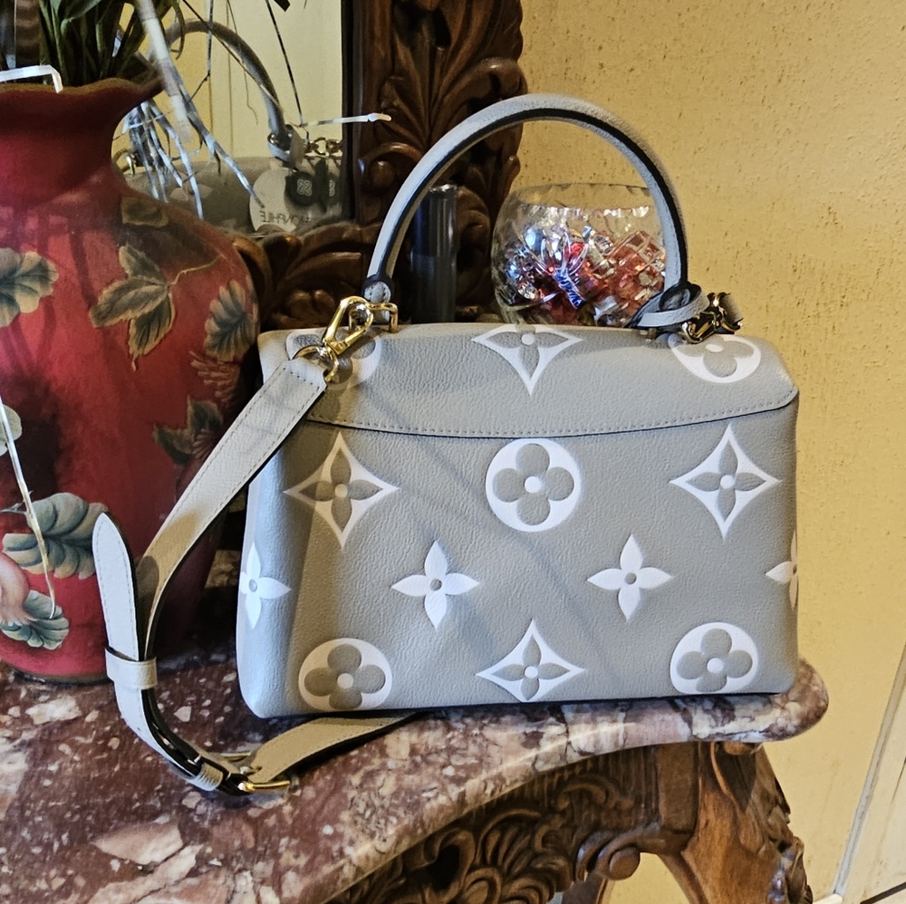 Louis Vuitton Empreinte Monogram Giant Madeline MM in Dove Grey - Picture 10 of 16